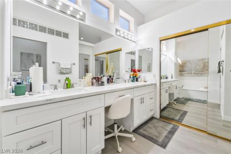 10001 Cresent Creek Drive Las Vegas NV 89134