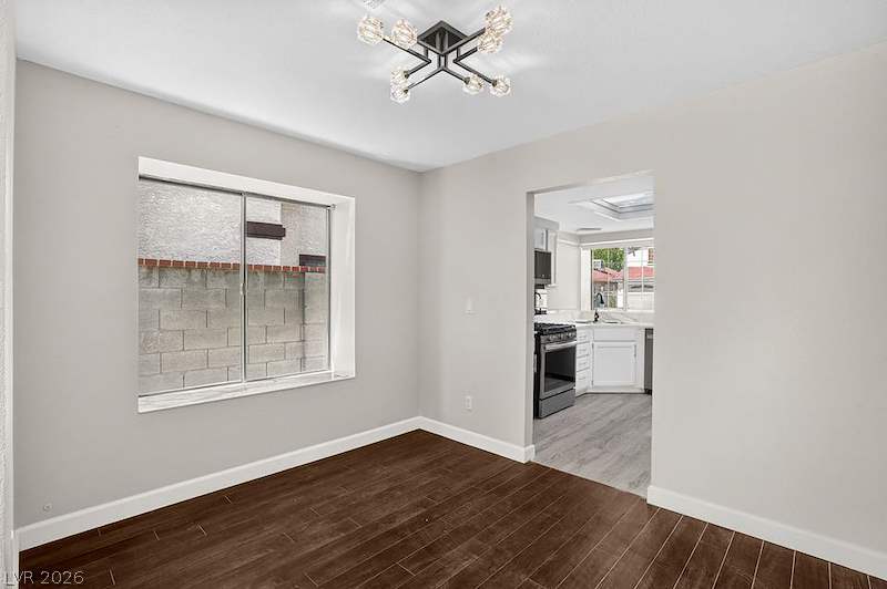 2521 Charteroak Street Las Vegas NV 89108