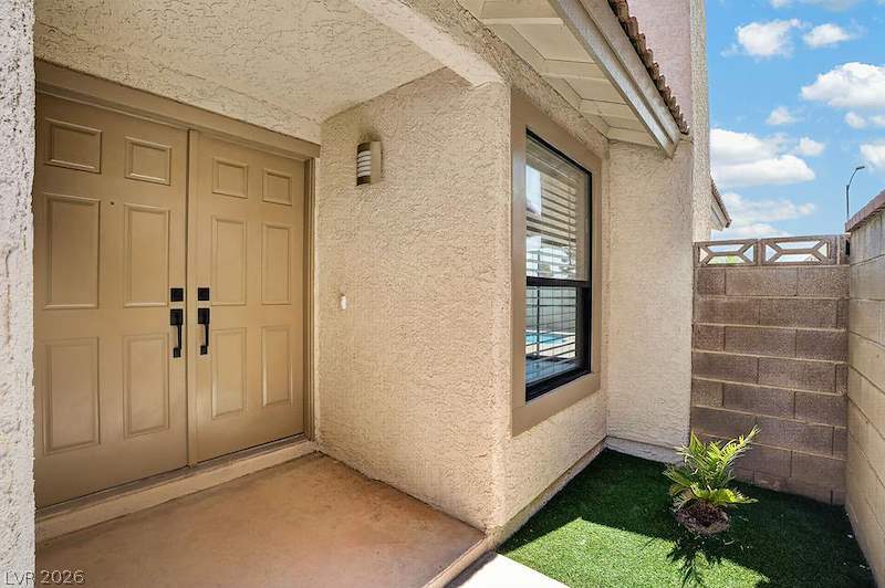 2521 Charteroak Street Las Vegas NV 89108