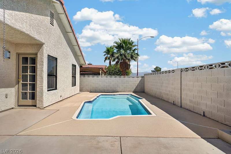 2521 Charteroak Street Las Vegas NV 89108