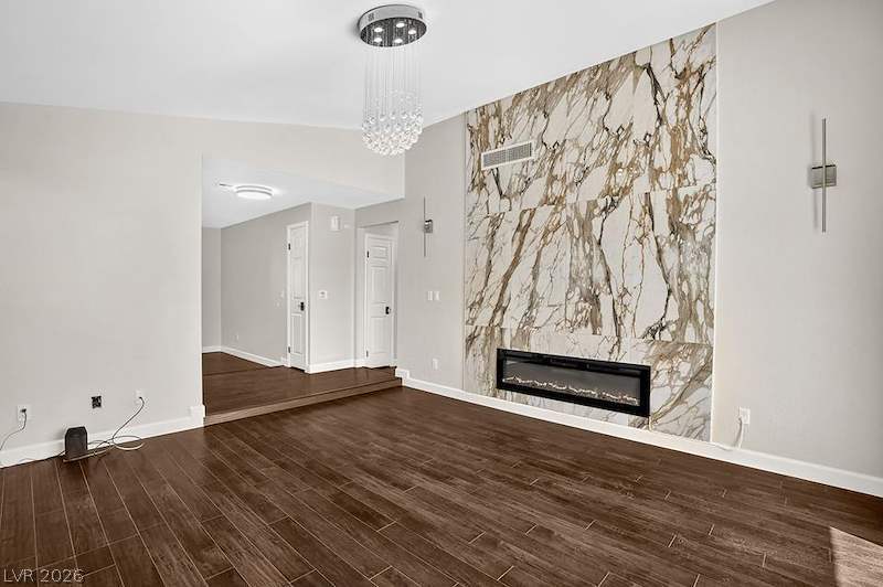 2521 Charteroak Street Las Vegas NV 89108