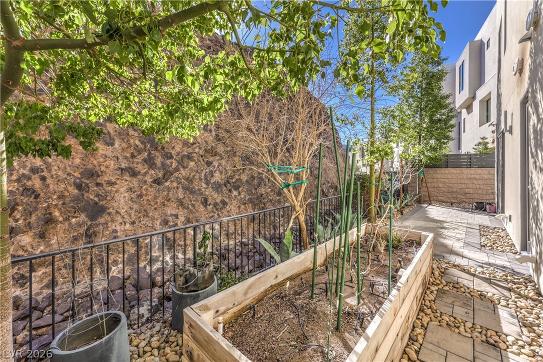 422 Tranquil Peak Court Henderson NV 89012