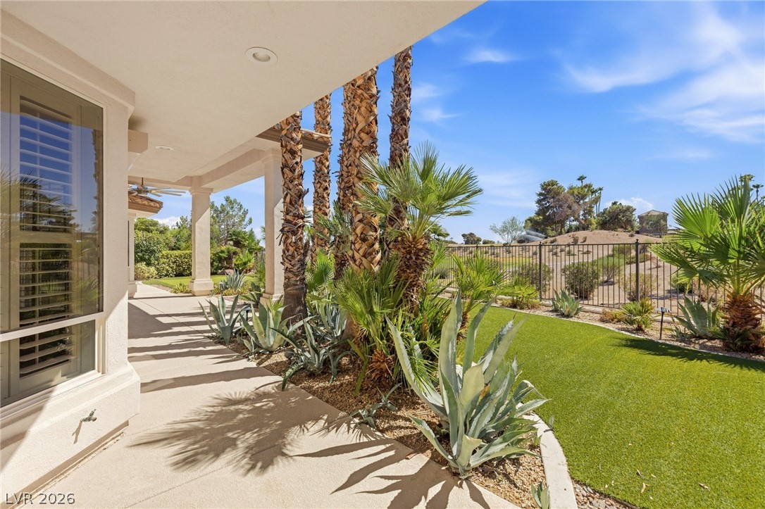 8633 Lakeridge Circle Las Vegas NV 89117