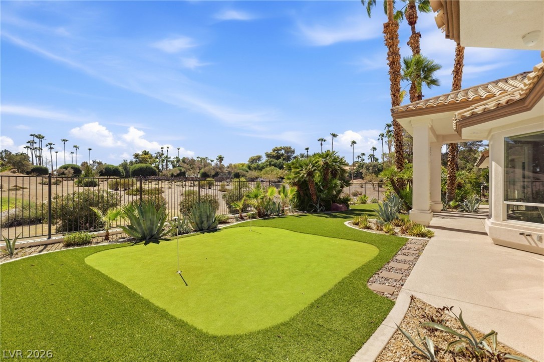 8633 Lakeridge Circle Las Vegas NV 89117