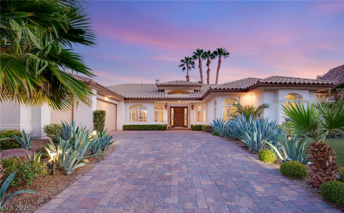 8633 Lakeridge Circle Las Vegas NV 89117
