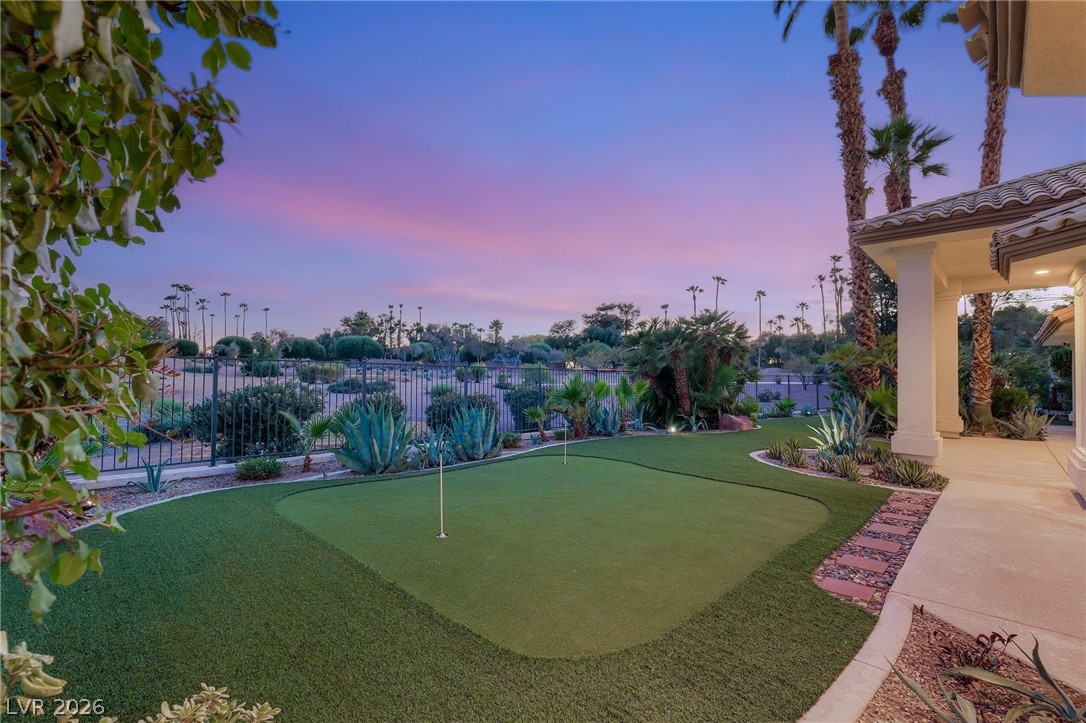 8633 Lakeridge Circle Las Vegas NV 89117