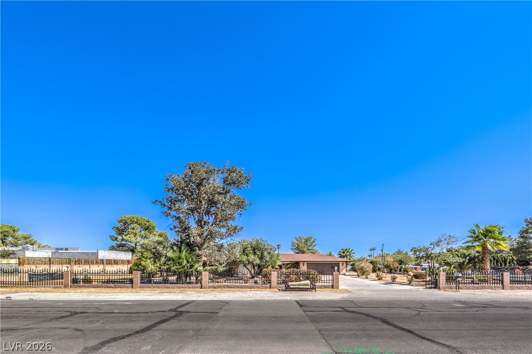 2880 Red Rock Street Las Vegas NV 89146