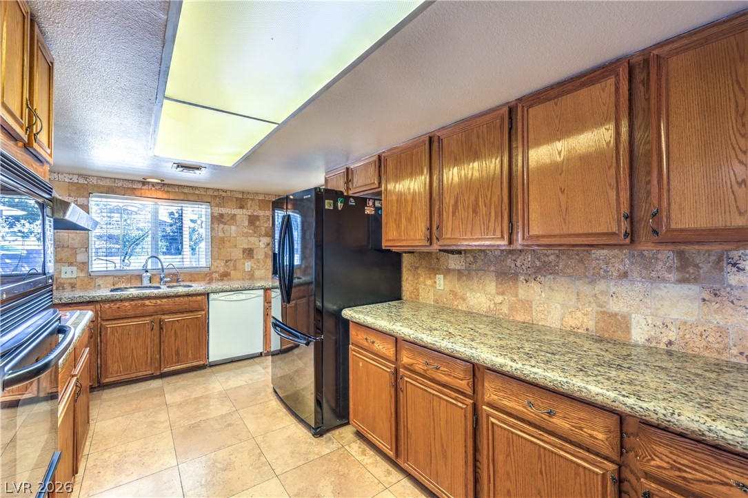 2880 Red Rock Street Las Vegas NV 89146