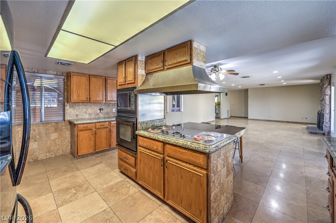 2880 Red Rock Street Las Vegas NV 89146
