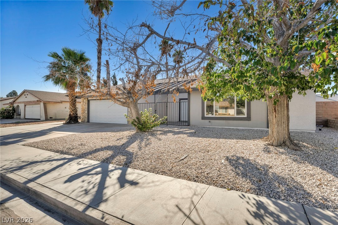 5151 Golden Spring Avenue Las Vegas NV 89146