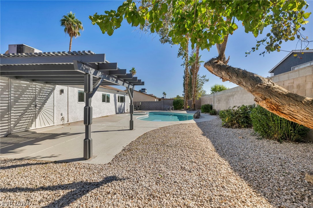 5151 Golden Spring Avenue Las Vegas NV 89146