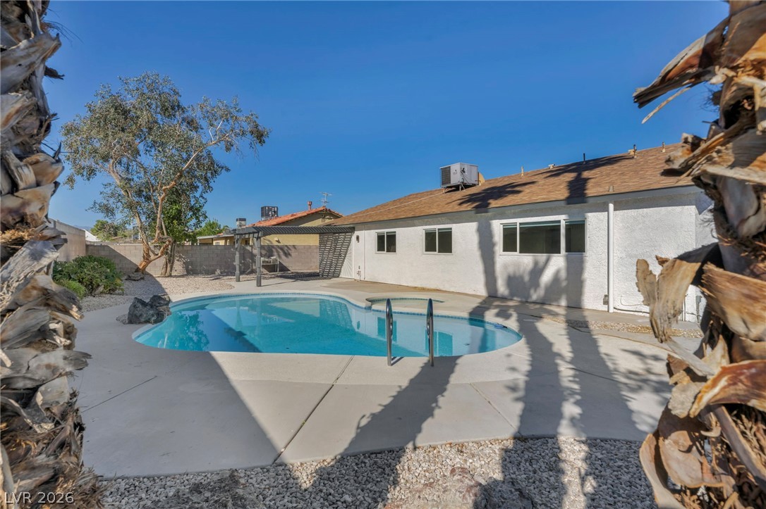 5151 Golden Spring Avenue Las Vegas NV 89146