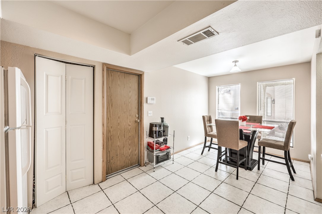 6633 Crosstimber Court Las Vegas NV 89108