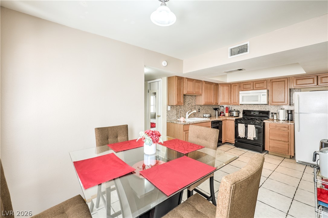 6633 Crosstimber Court Las Vegas NV 89108