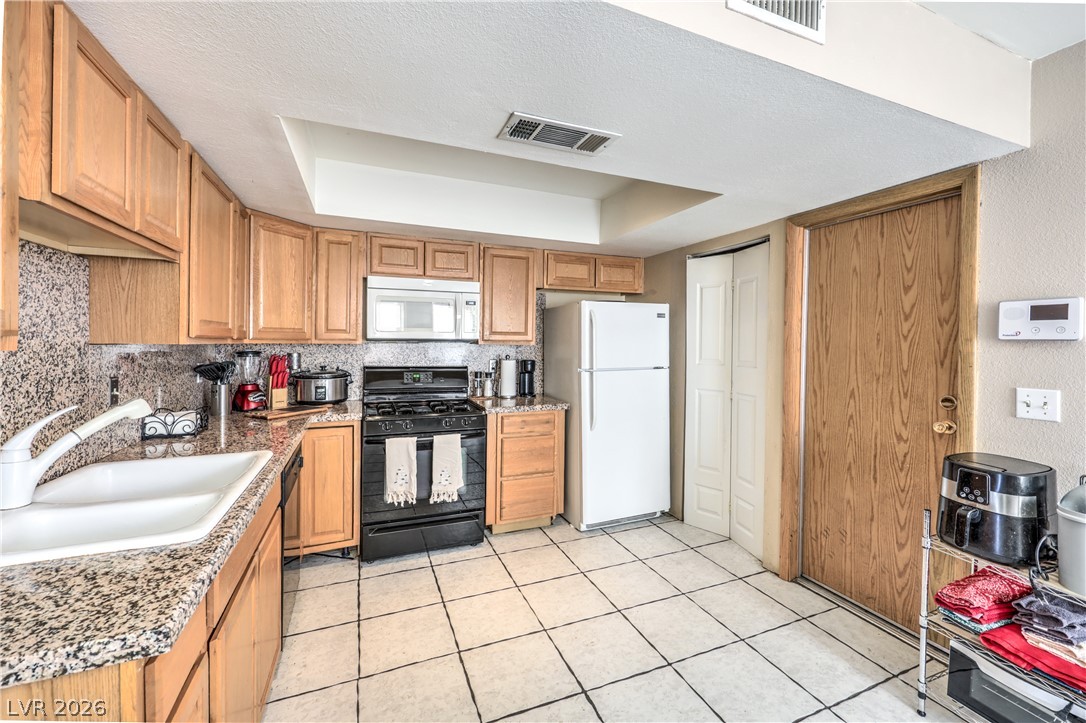 6633 Crosstimber Court Las Vegas NV 89108