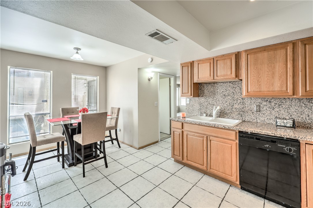 6633 Crosstimber Court Las Vegas NV 89108