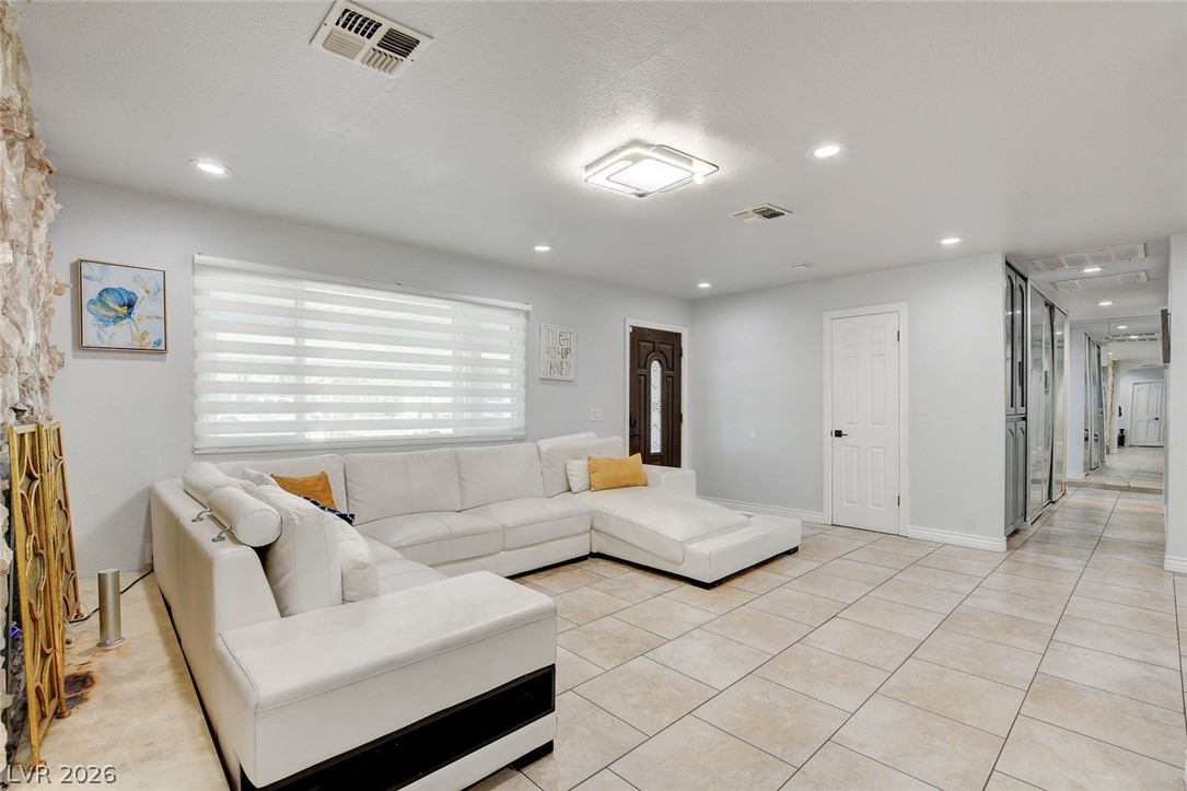 1963 Sycamore Trail Las Vegas NV 89108