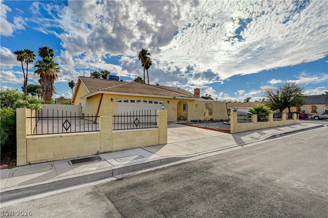 4445 Palencia Avenue Las Vegas NV 89121