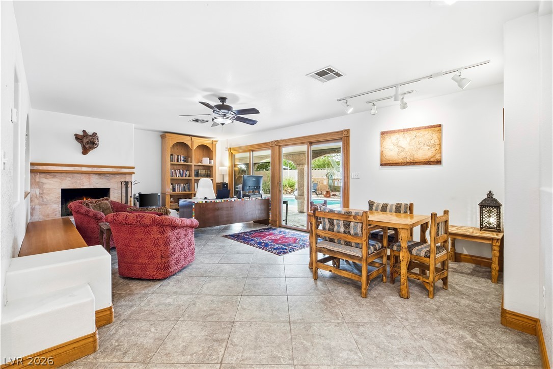 1823 Valley Drive Las Vegas NV 89108