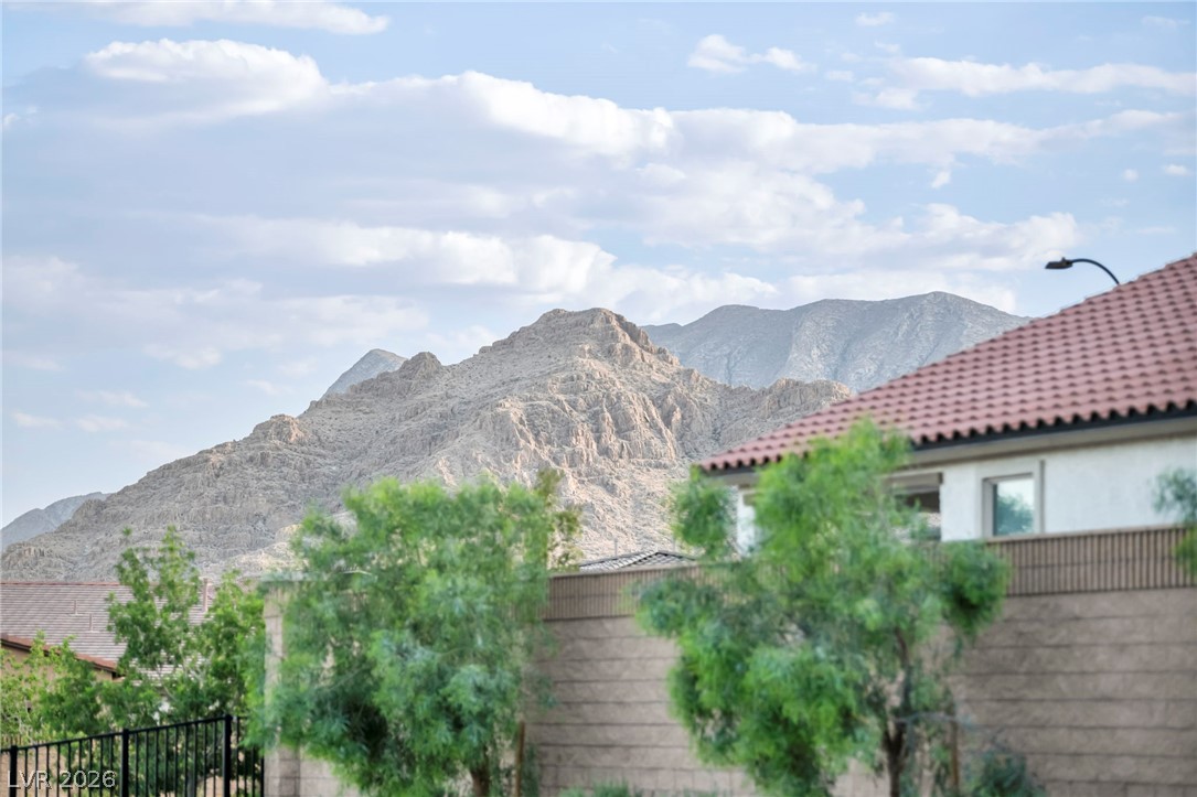 6424 Belgrossa Bend Street Las Vegas NV 89166