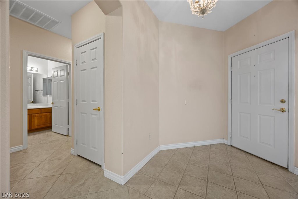 4865 Cliff Crest Street Las Vegas NV 89147