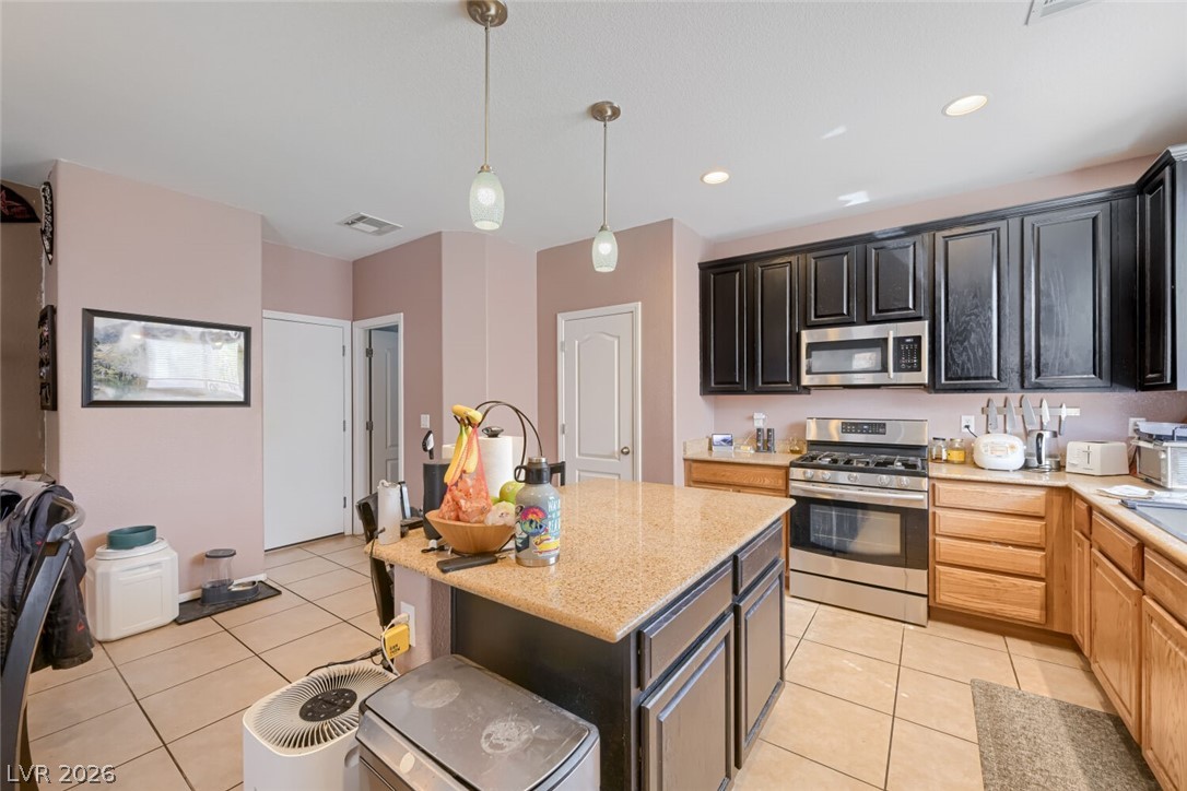 7242 Regent Pond Street Las Vegas NV 89166