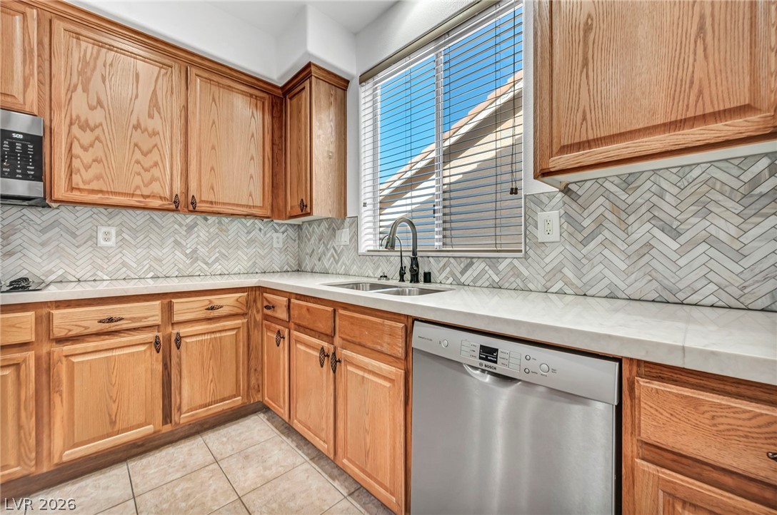 8213 Weeping Springs Avenue Las Vegas NV 89131
