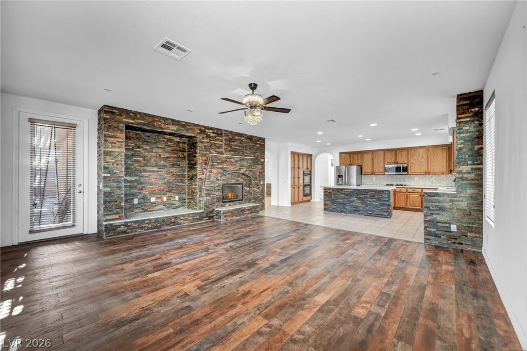 8213 Weeping Springs Avenue Las Vegas NV 89131