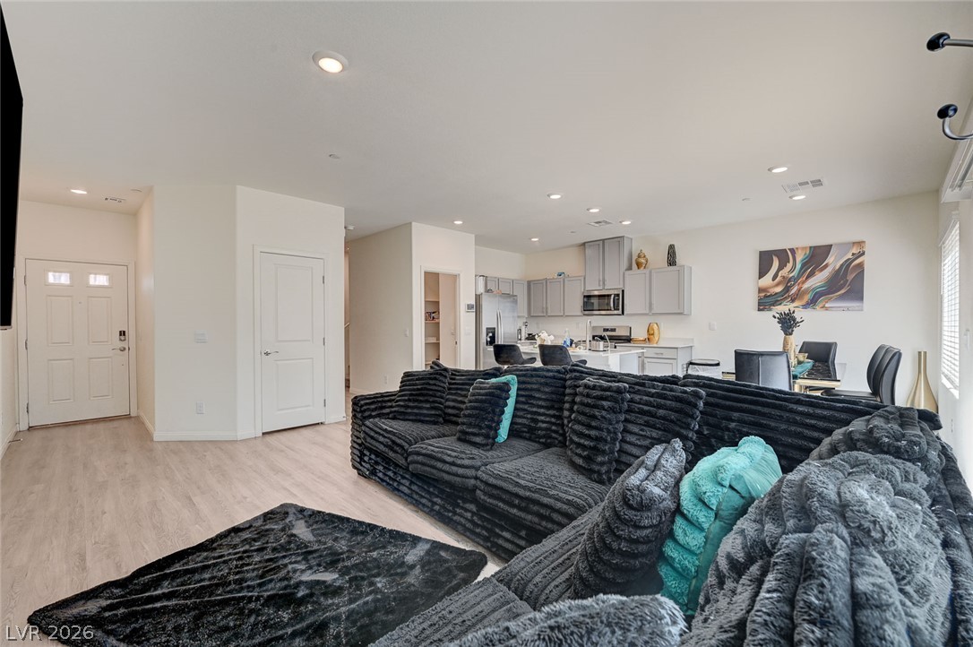 9946 Indigo Cliffs Street Las Vegas NV 89141