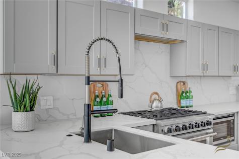 8941 Diamond Falls Drive Las Vegas NV 89117