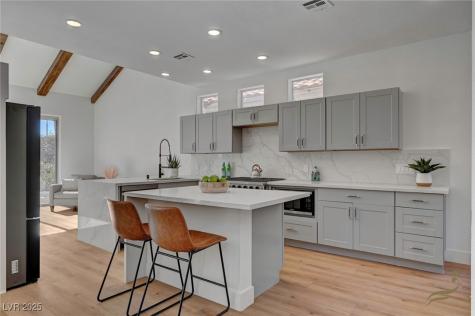 8941 Diamond Falls Drive Las Vegas NV 89117
