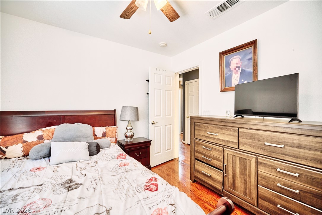 1423 Glassy Pond Avenue Las Vegas NV 89183