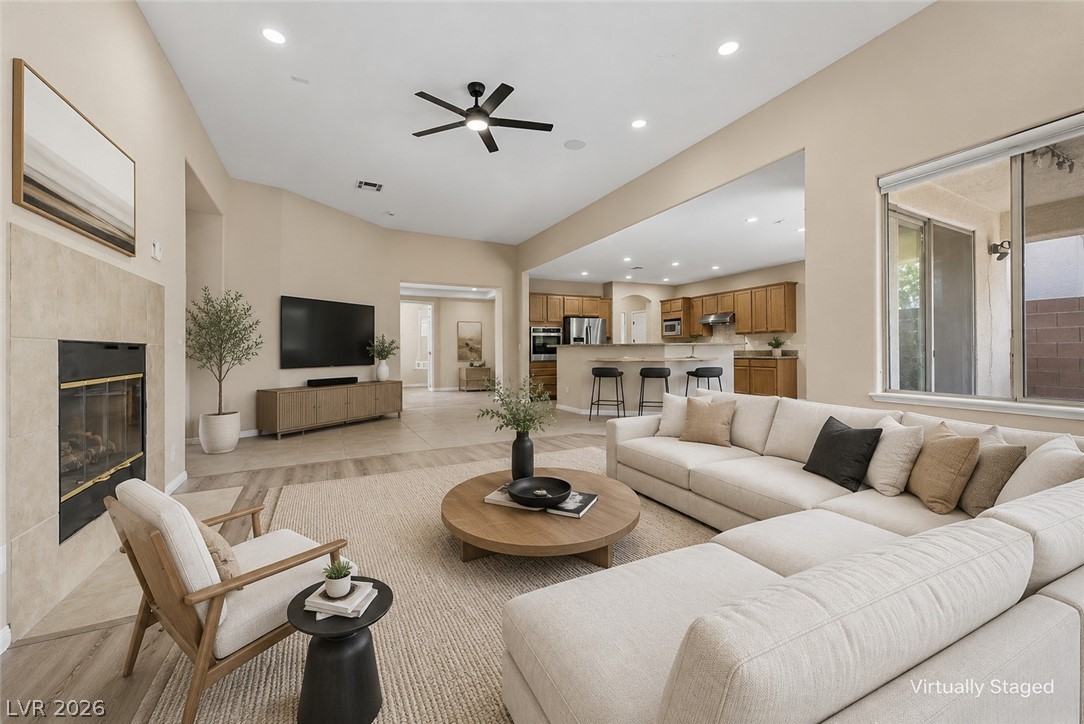 8274 Cupertino Heights Way Las Vegas NV 89178