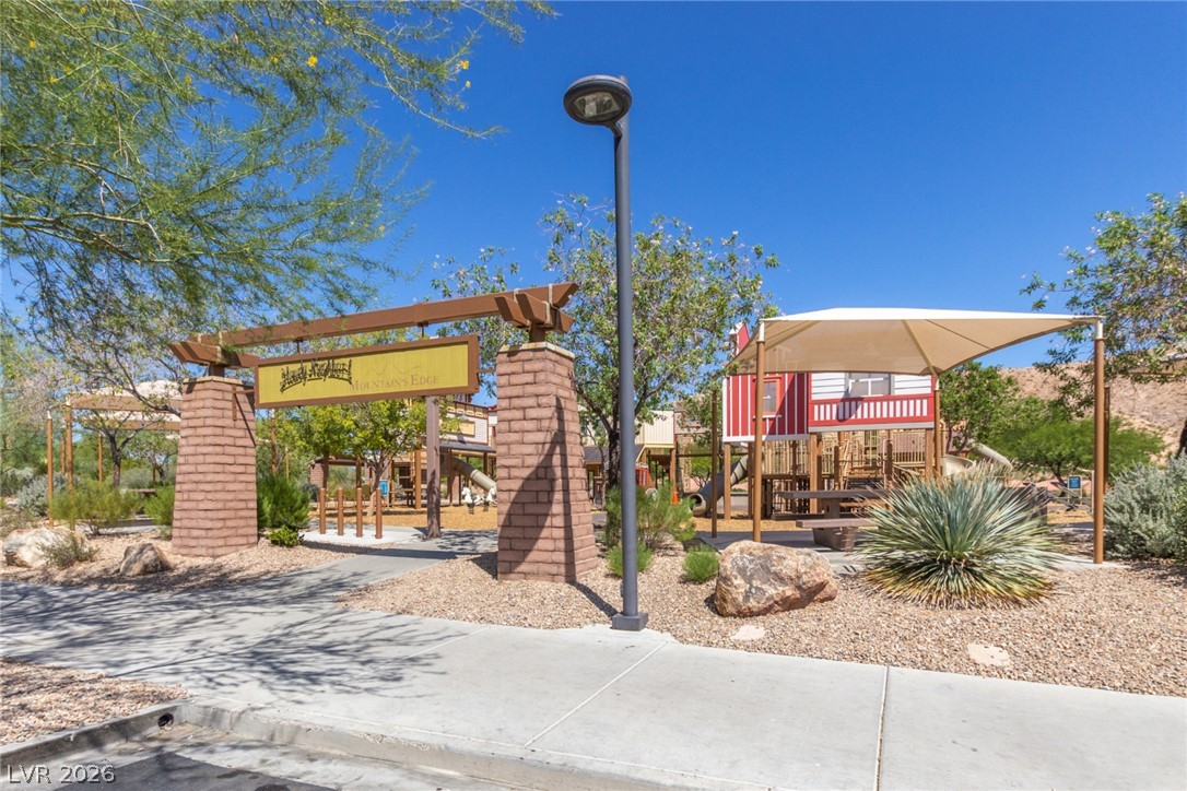 8274 Cupertino Heights Way Las Vegas NV 89178