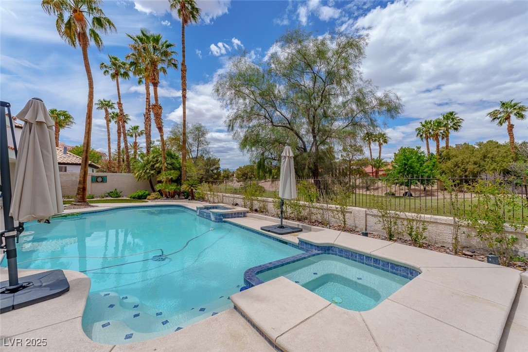 72 Innisbrook Avenue Las Vegas NV 89113