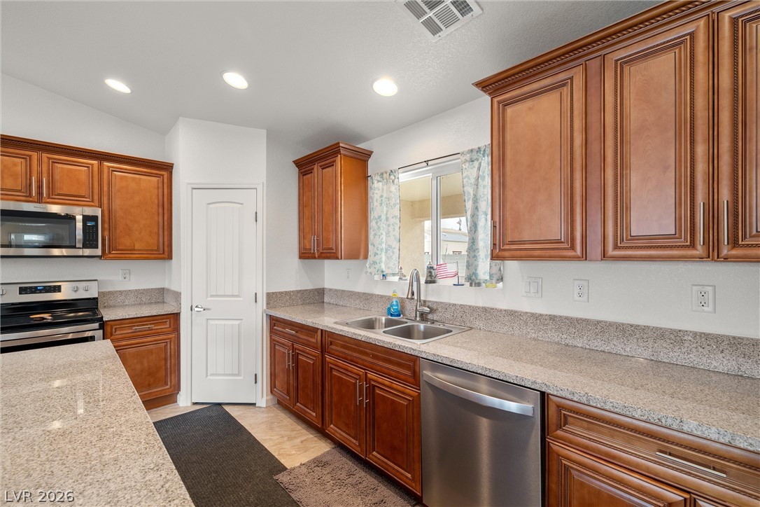 672 Lampshire Lane Pahrump NV 89060