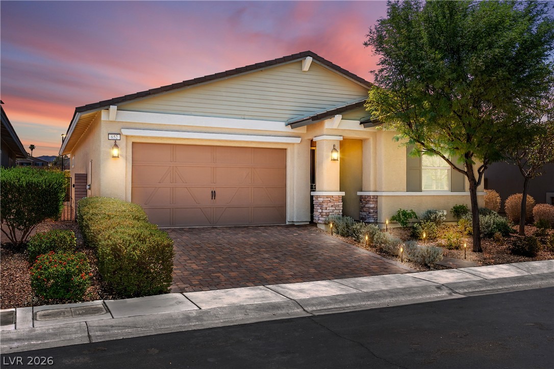652 Longfeather Street Henderson NV 89011