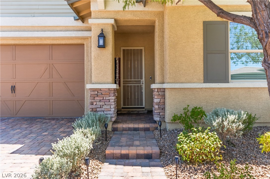 652 Longfeather Street Henderson NV 89011
