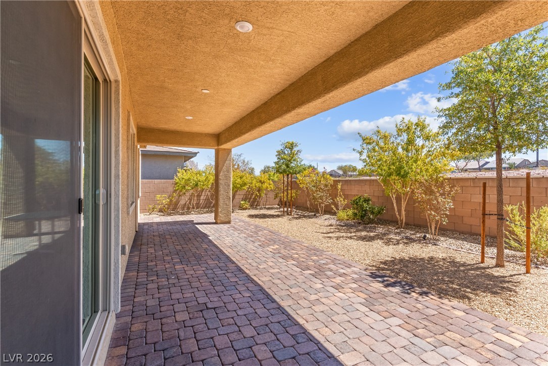652 Longfeather Street Henderson NV 89011