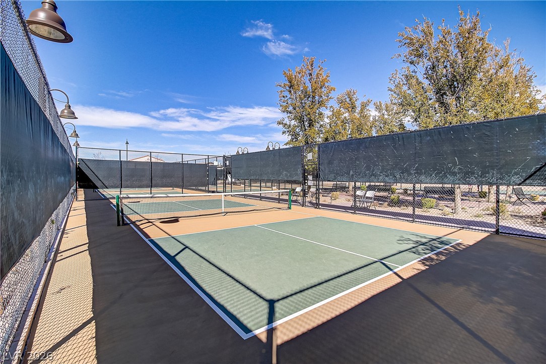 652 Longfeather Street Henderson NV 89011