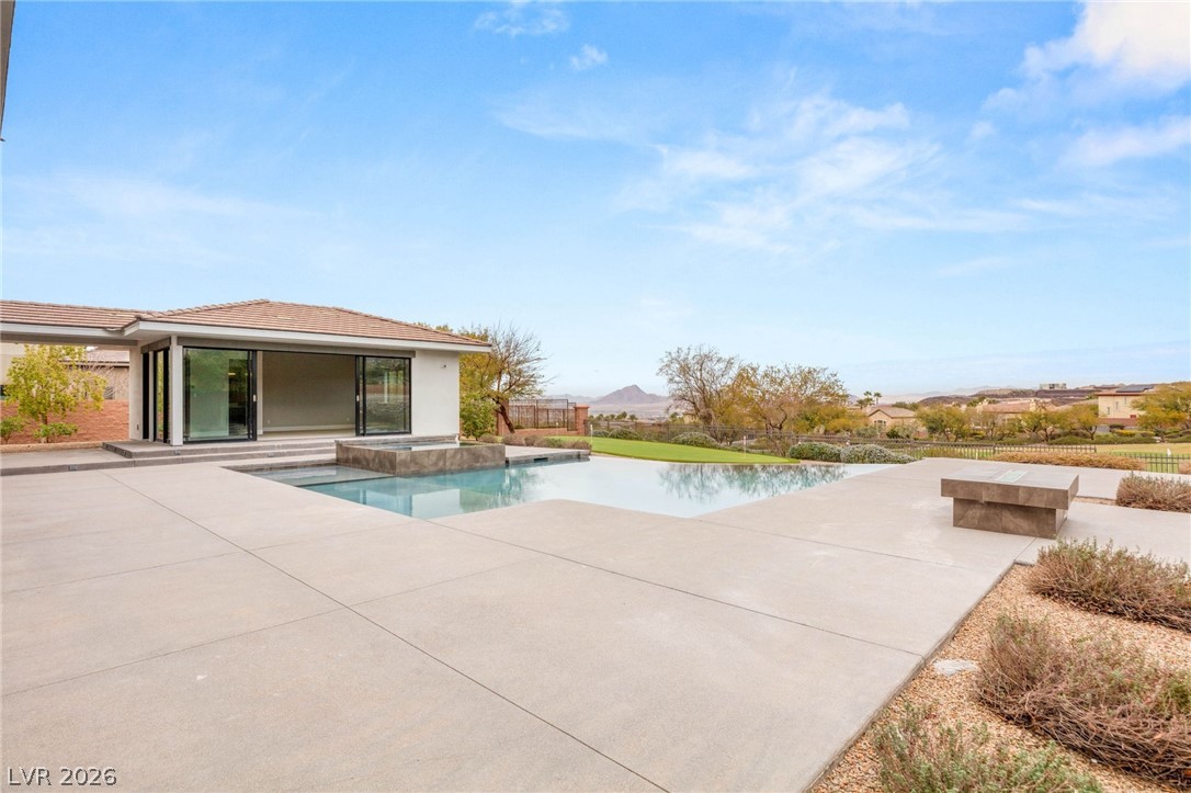 586 Lairmont Place Henderson NV 89012
