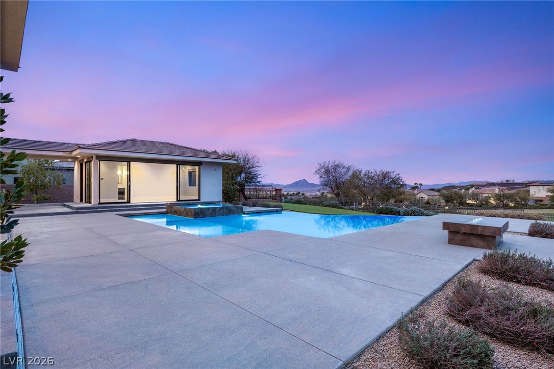 586 Lairmont Place Henderson NV 89012