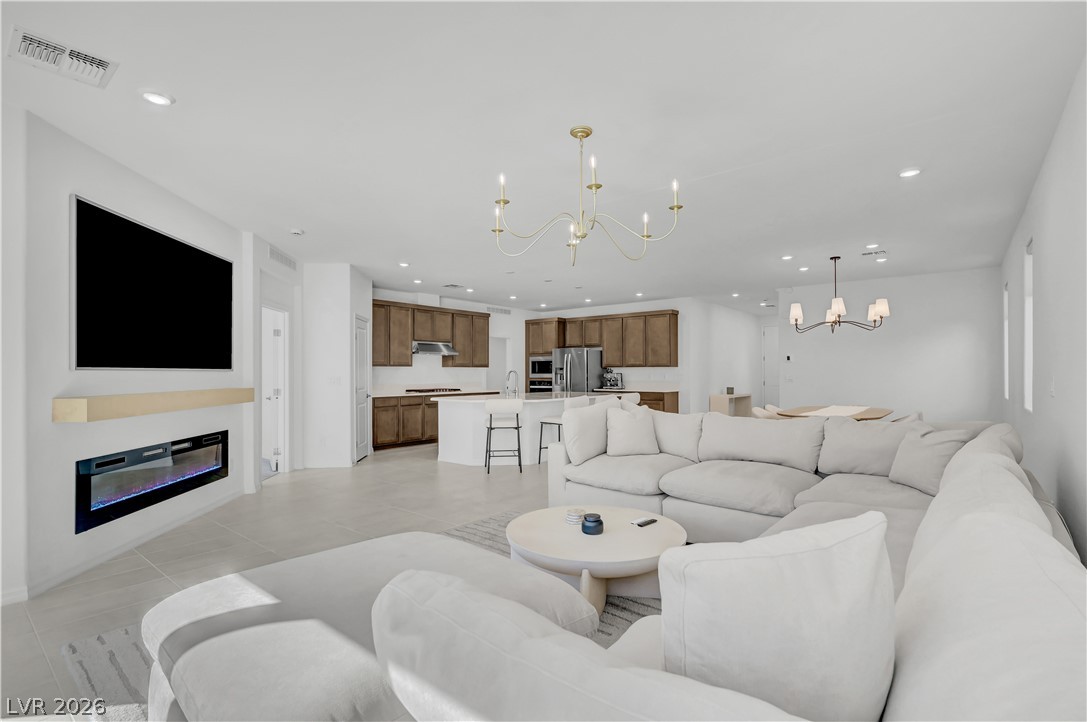 7769 Vibrant Peak Avenue Las Vegas NV 89113