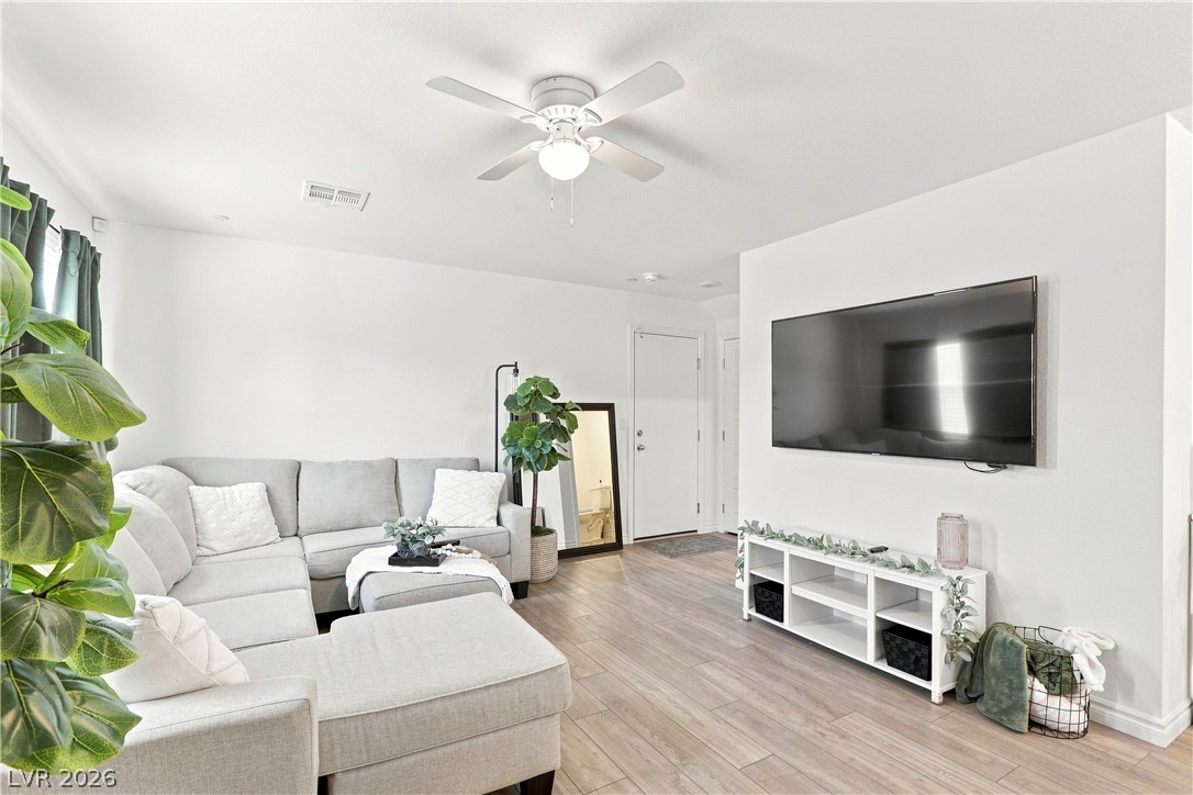 6246 Foxes Dale Street Las Vegas NV 89166
