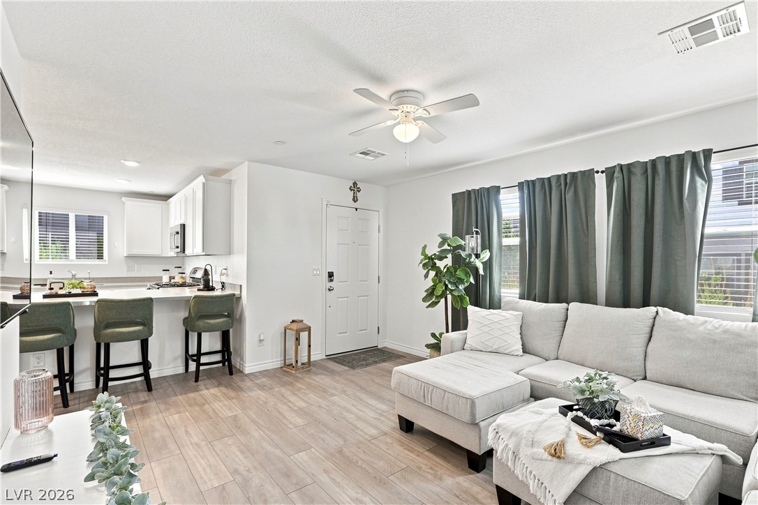 6246 Foxes Dale Street Las Vegas NV 89166