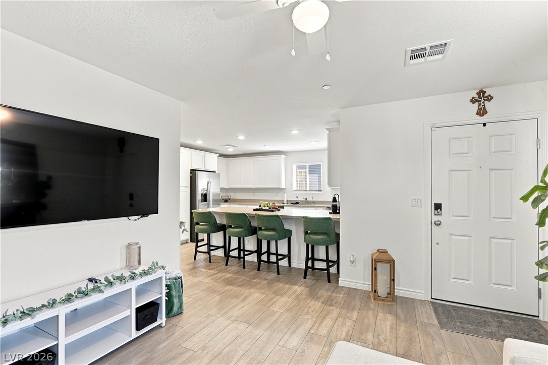 6246 Foxes Dale Street Las Vegas NV 89166