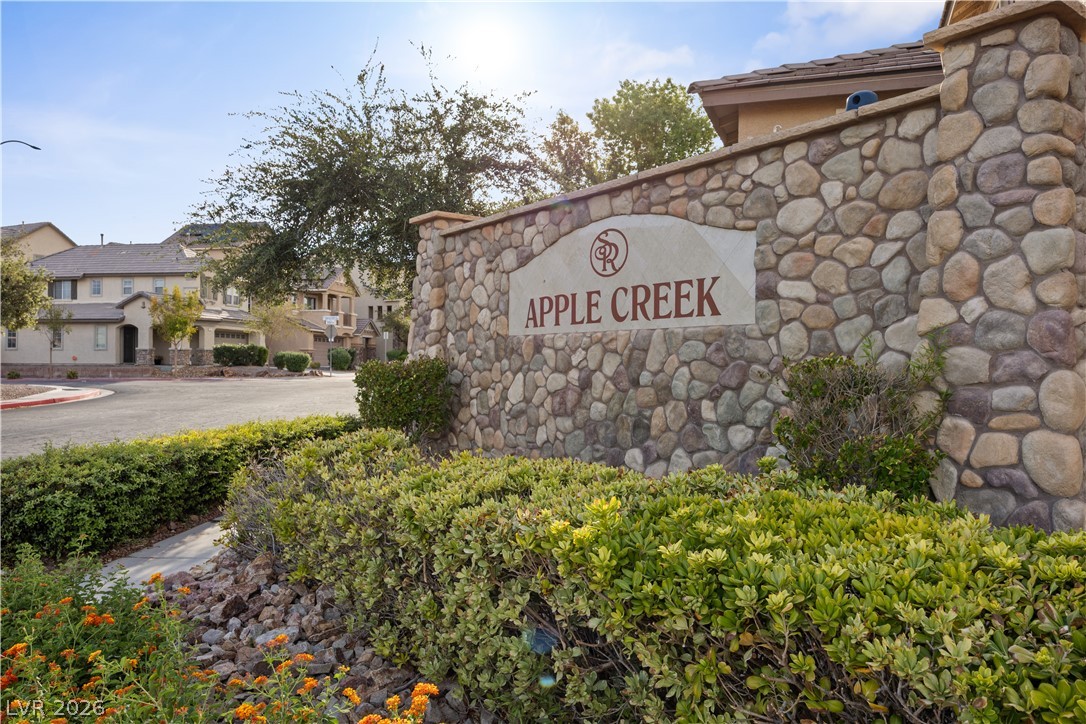 16 Yellow Peak Avenue North Las Vegas NV 89031