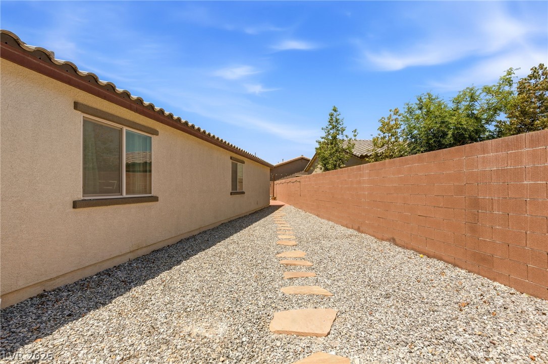 1869 Crystal Meadow Street Las Vegas NV 89115