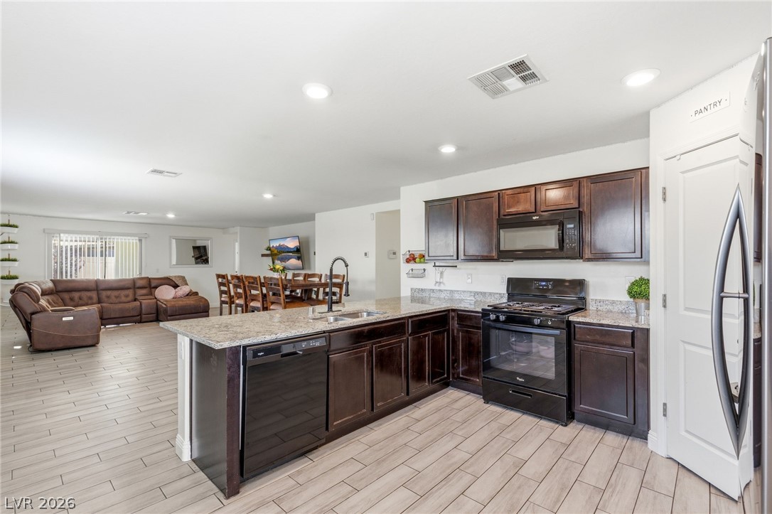 1869 Crystal Meadow Street Las Vegas NV 89115