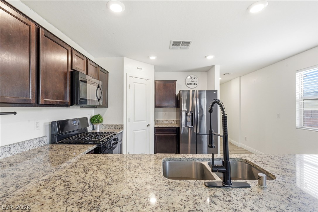 1869 Crystal Meadow Street Las Vegas NV 89115
